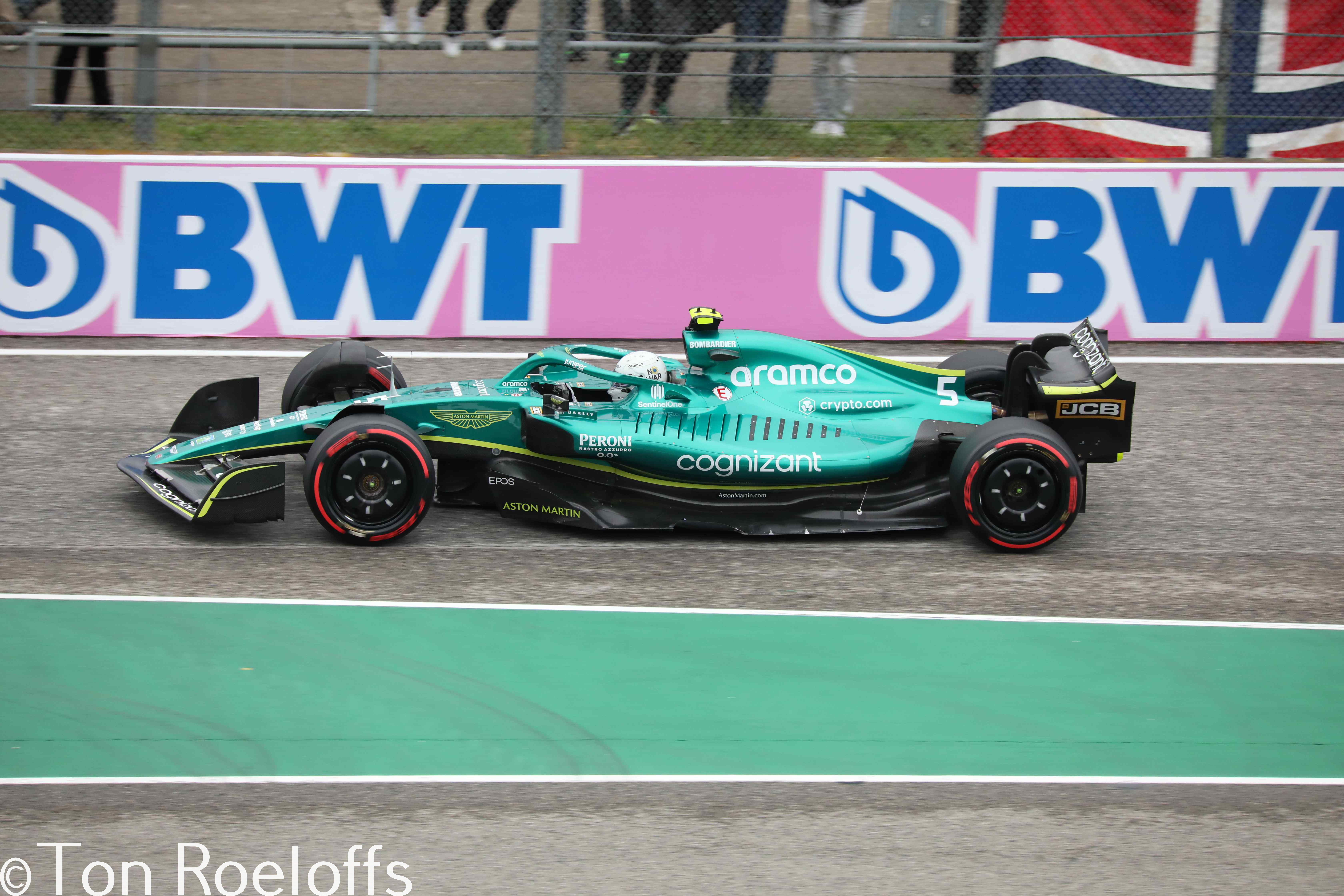 Vettel verremt zich